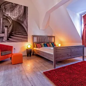 Luxury Paulay Street Apartment Budapest